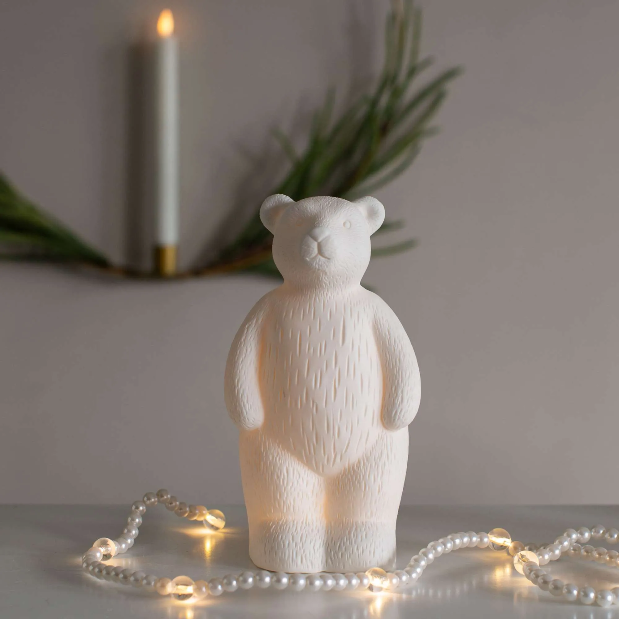 Светодиодный декор AKS тип 9 ( Мишка, керамика 9.5х8х17.8см 1LED, LR44*3 )