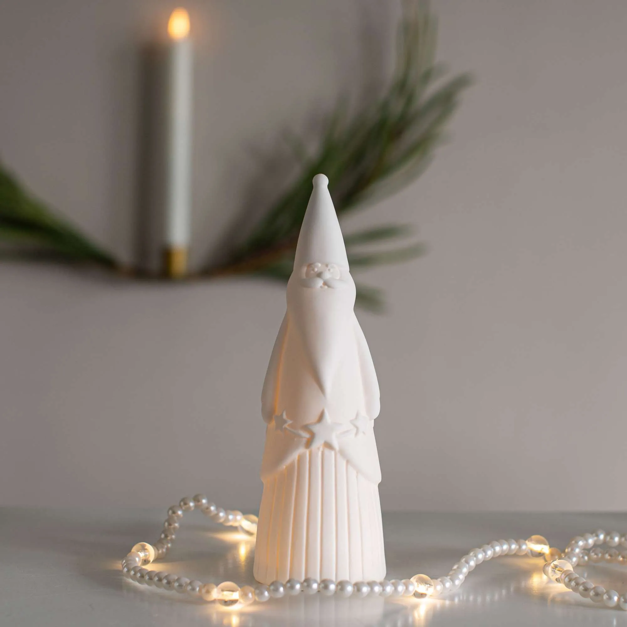 Светодиодный декор AKS тип 10 ( Санта-клаус, керамика 6.4х19.2см 1LED, LR44*3 )